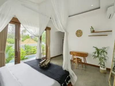 Sunrise Room